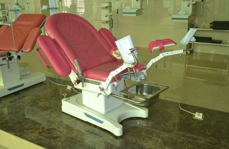 Gynecologist Table Surgical Supplies