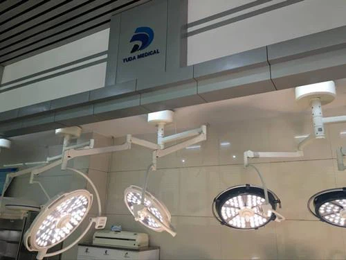 Industrial Leading Ceiling Operating Theatre Lamp